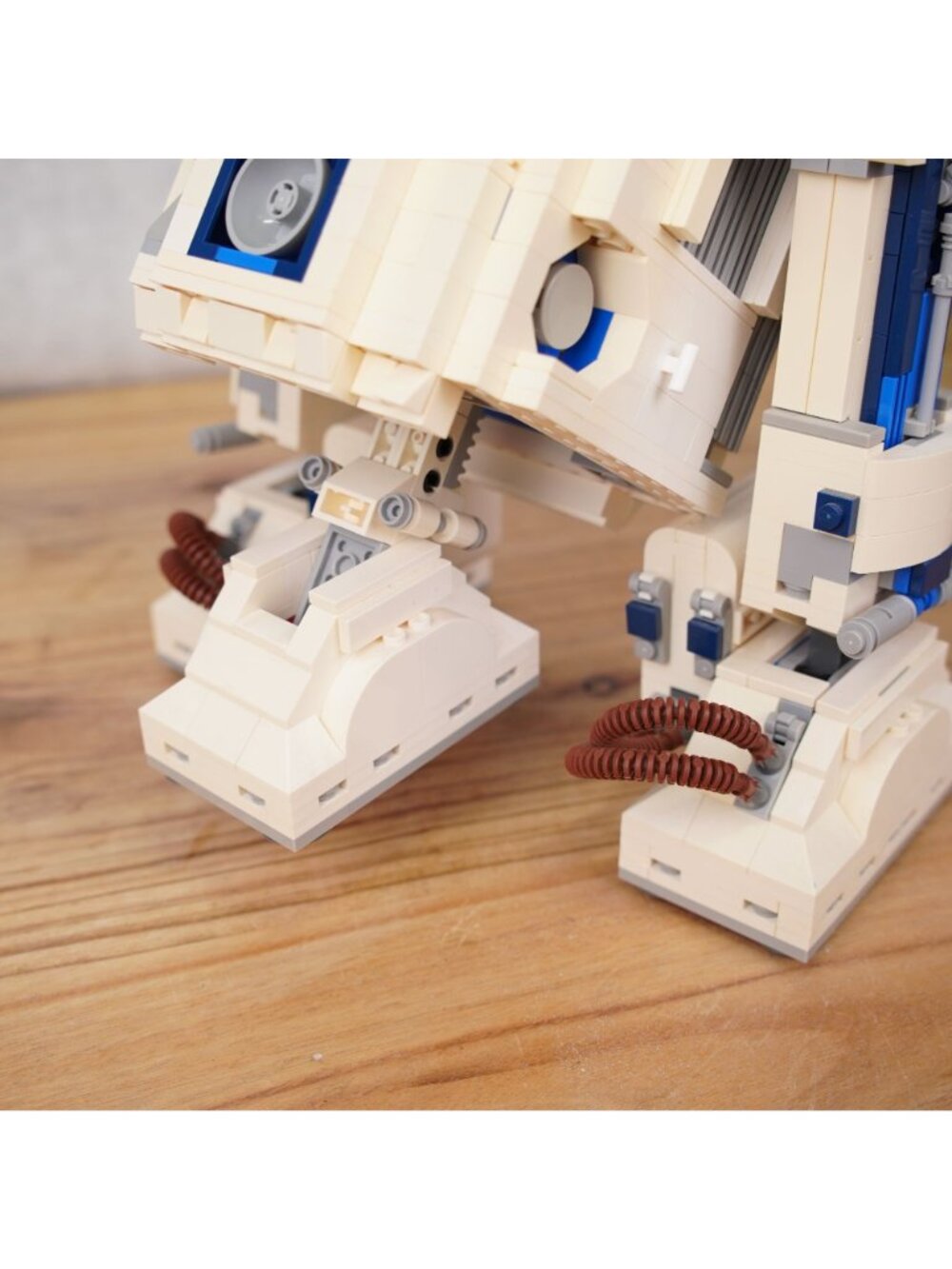 Lego Star Wars R2-D2 10225 Complete No Instruction, Box & Mini Figures Read - Picture 8 of 11